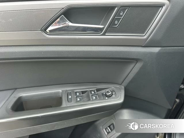 Volkswagen Tourang id 4217529 из Китая 19