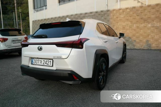 Lexus UX300h id 4280118 из Кореи 14