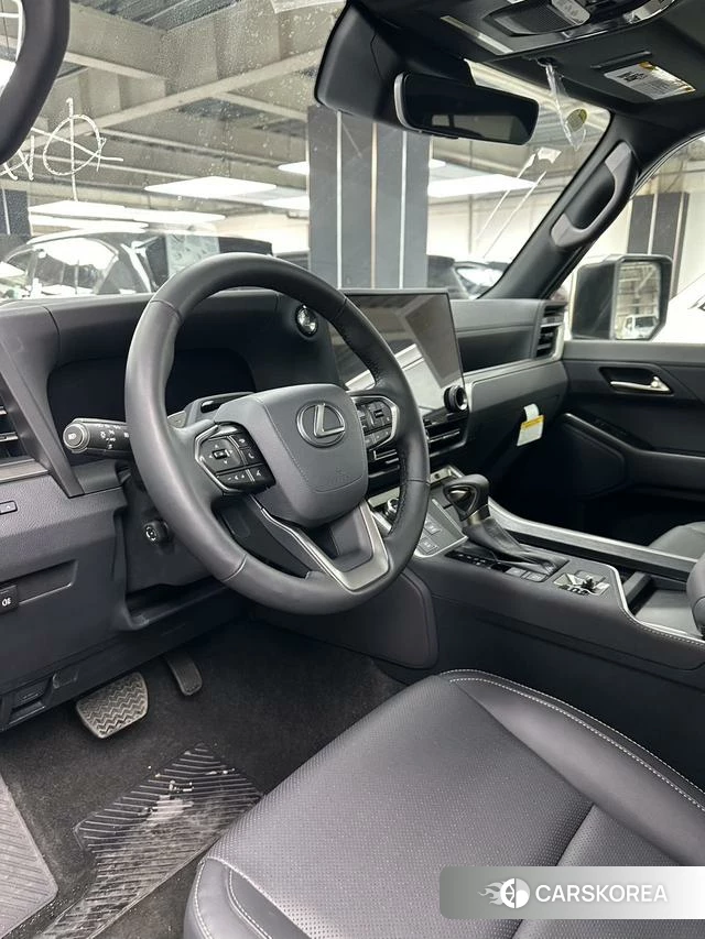 Lexus GX 2024 Серебристо-серый из Китая, фото 4