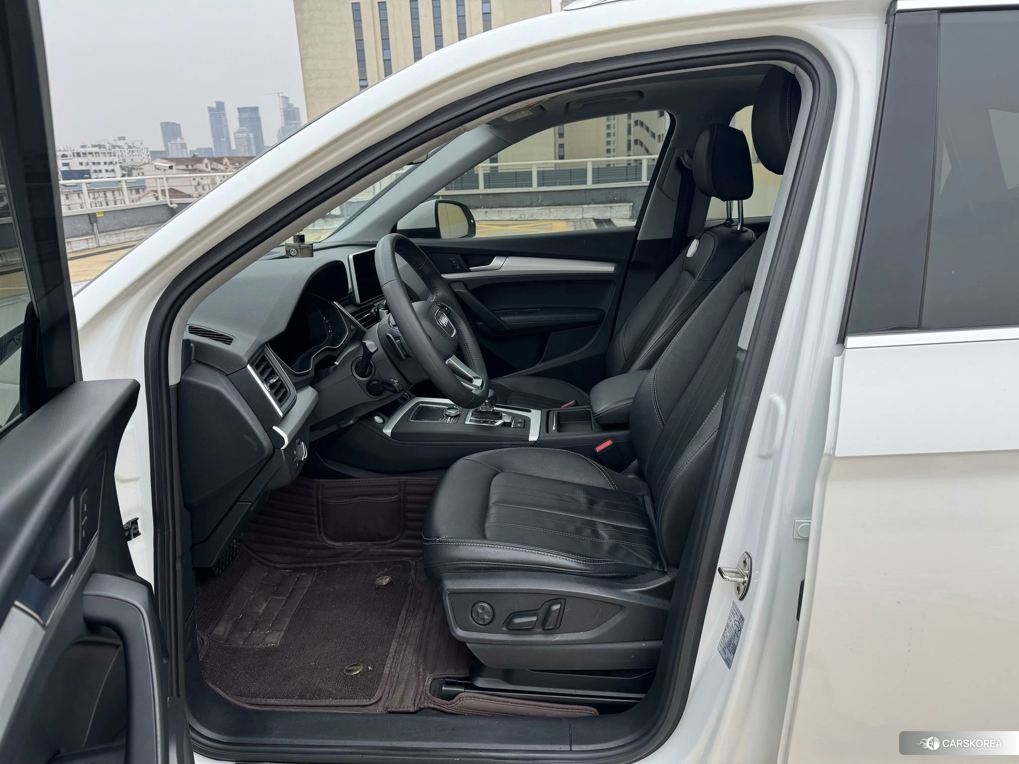 Audi Q5L id 4461480 из Китая 11