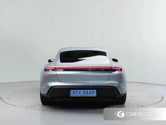 Porsche Taycan 2023 Серебряный из Кореи, фото 4
