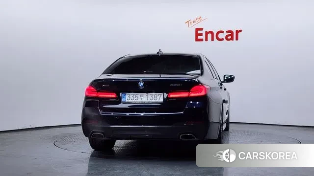 BMW 5 Series (G30) id 3712123 из Кореи 14