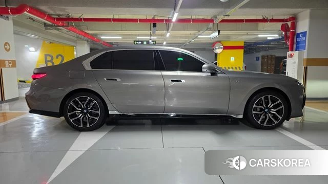BMW 7 Series (G70) id 3825664 из Кореи 13