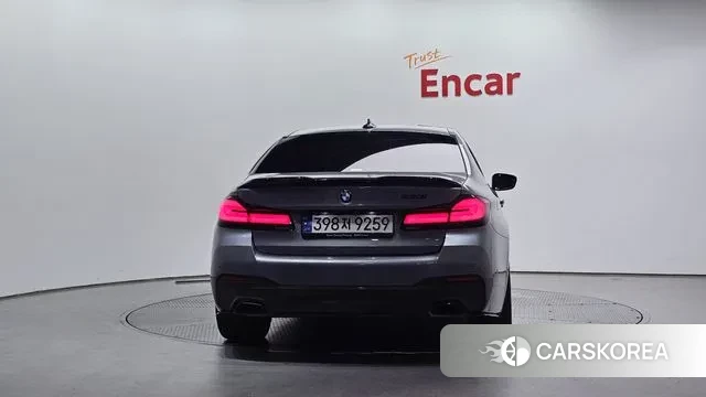 BMW 5 Series (G30) id 3431962 из Кореи 14