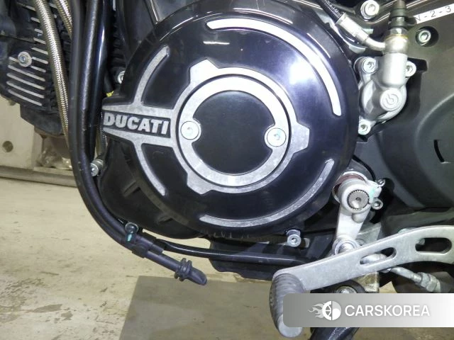 Engine photo
