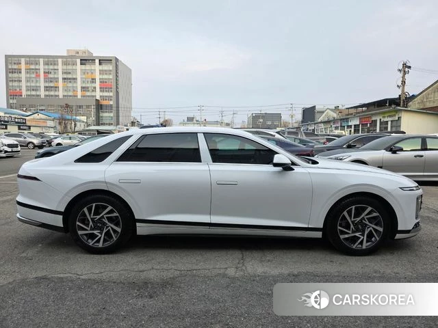 Hyundai Grandeur (GN7) id 3792395 из Кореи 14