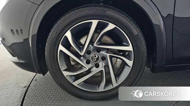 Infiniti Q30 id 4188056 из Кореи 25