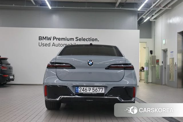 BMW 7 Series (G70) id 3864618 из Кореи 14