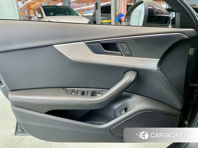 Audi A4L id 4299880 из Китая 15