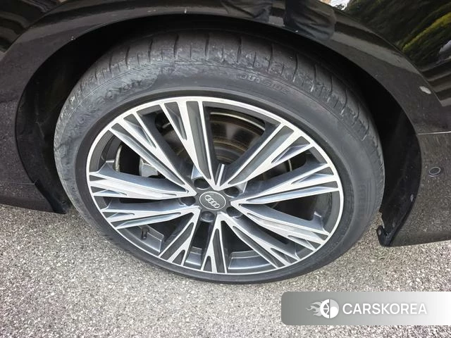Audi A6L 2022 Черный из Китая, фото 4