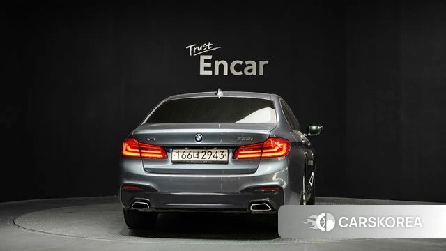 BMW 5 Series (G30) id 3829062 из Кореи 14