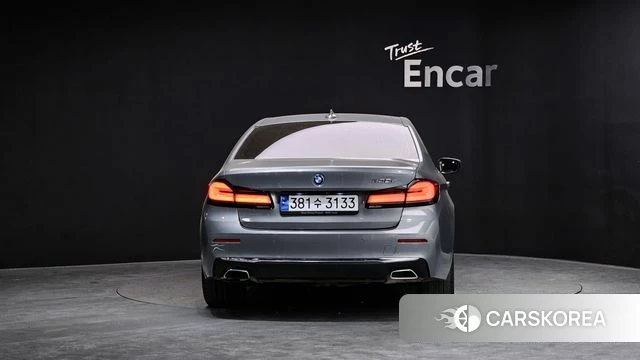 BMW 5 Series (G30) id 4186623 из Кореи 24