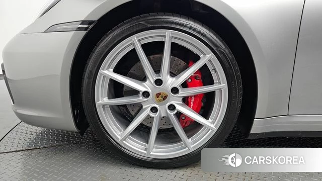 Porsche 911(992) id 4688887 из Кореи 30