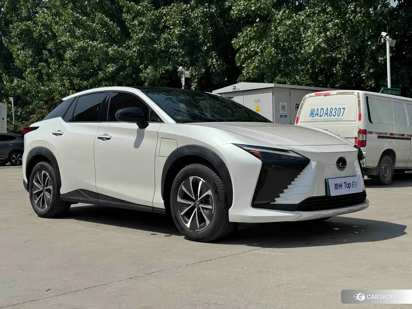 Lexus RZ 2023 Белый из Китая, фото 4
