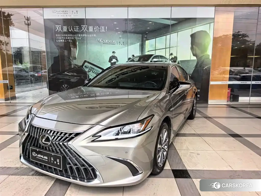 Lexus ES 2023 Silver/gray из Китая, фото 4