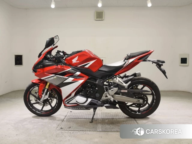 Honda CBR250RR ABS 2017 из Японии, фото 2