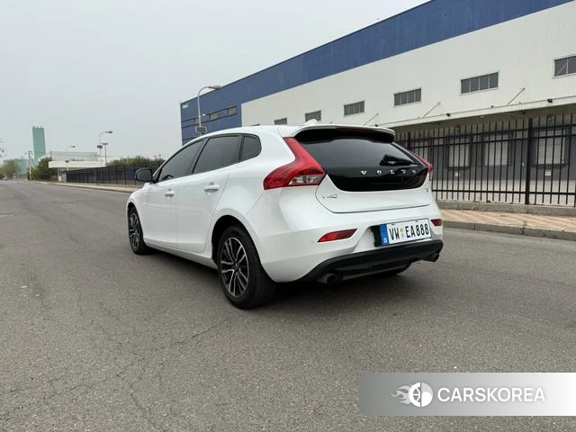 Volvo V40 2019 Белый из Китая, фото 4