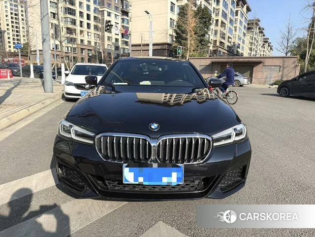 BMW 5 series 2022 Черный из Китая, фото 4