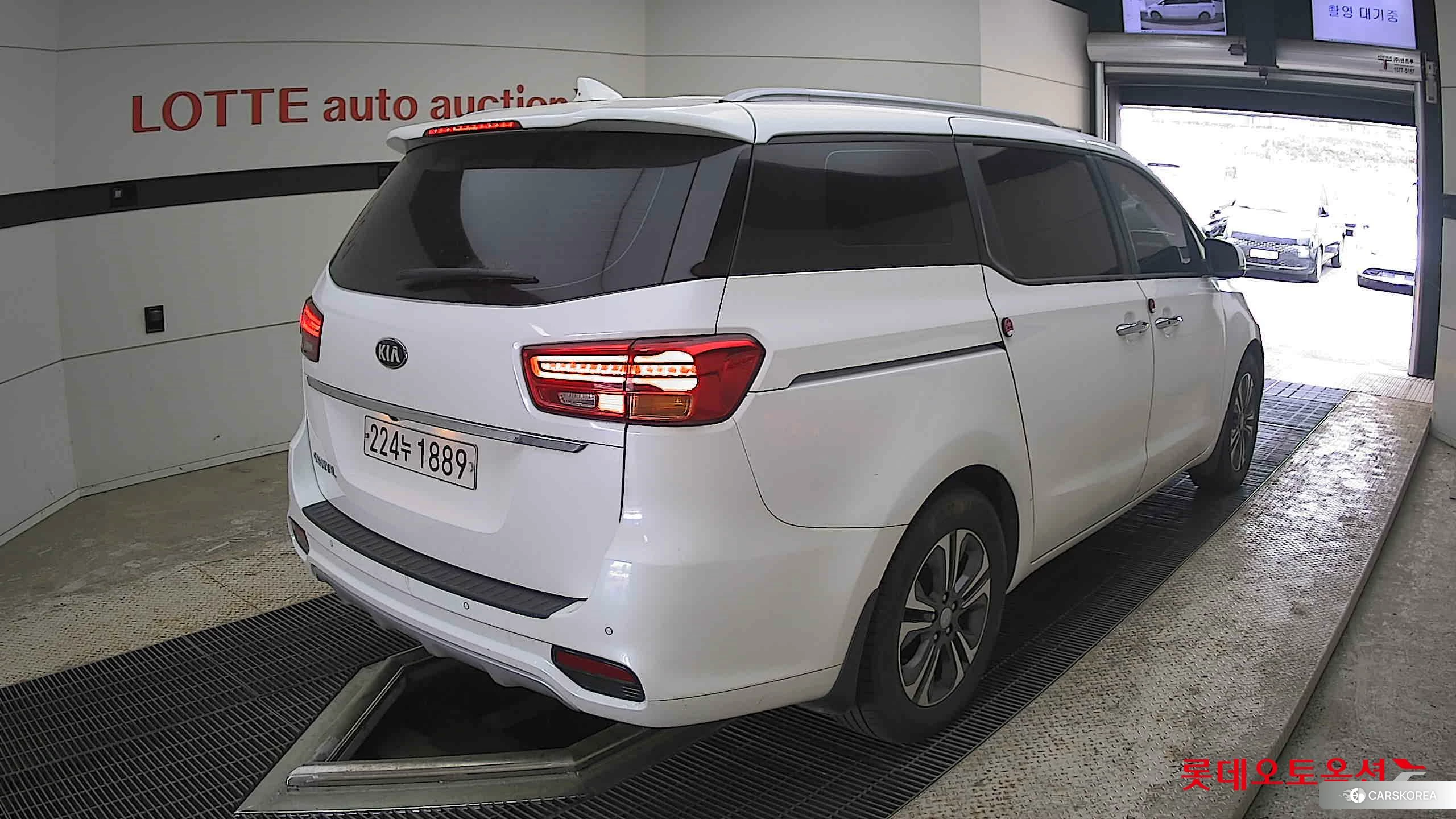 Kia Carnival id 4289633 из Кореи 32