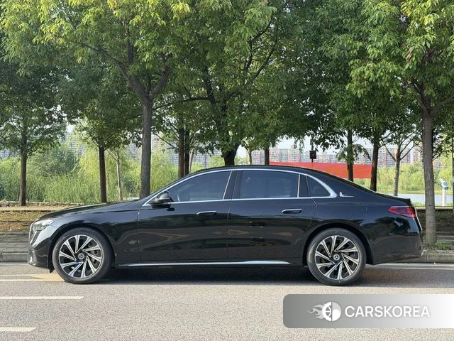 Mercedes-Benz E-class 2024 Черный из Китая, фото 4