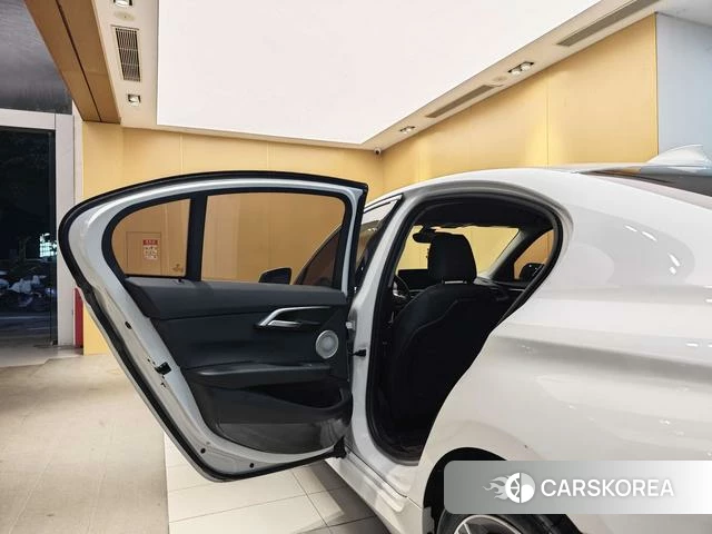 BMW 1 series id 4333683 из Китая 29