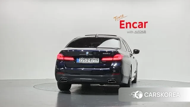 BMW 5 Series (G30) id 3777819 из Кореи 14