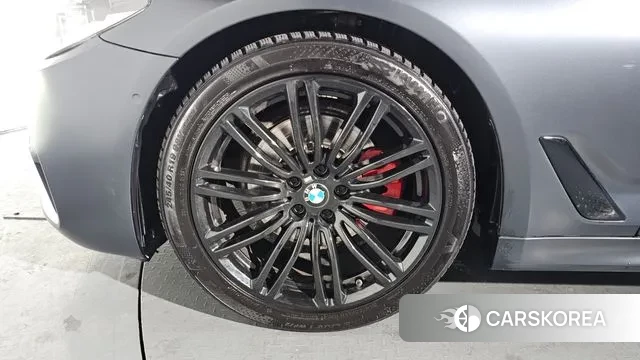 BMW 5 Series (G30) id 3646549 из Кореи 14