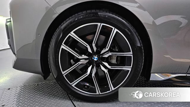 BMW i7 (G70) id 4456734 из Кореи 25