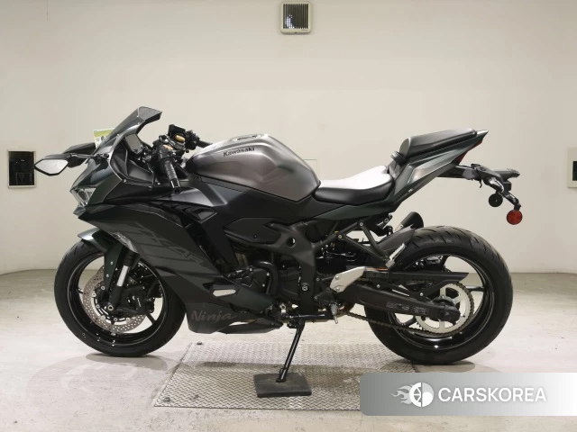 Kawasaki ZX-4R SE 2024 из Японии, фото 2