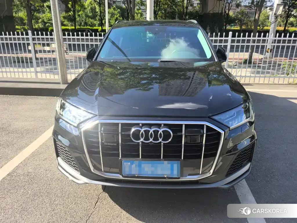 Audi Q7 2020 Черный из Китая, фото 4
