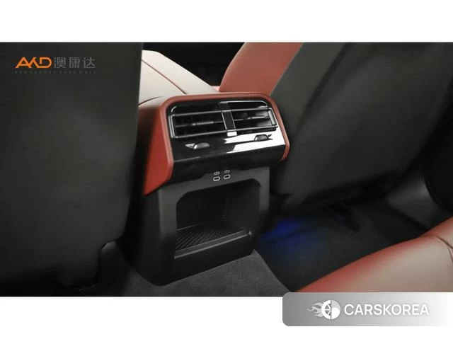 BMW 5 series 2025 Черный из Китая, фото 4