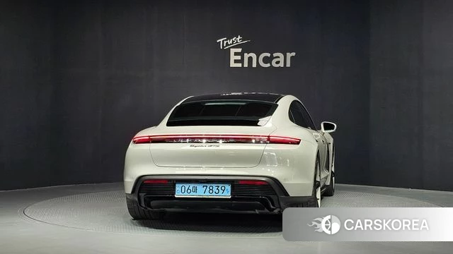 Porsche Taycan id 4863670 из Кореи 14