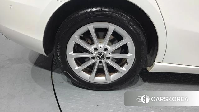 Mercedes-Benz A-Class W177 id 4614879 из Кореи 24