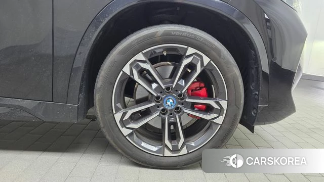 BMW iX1 (U11) id 4762915 из Кореи 31