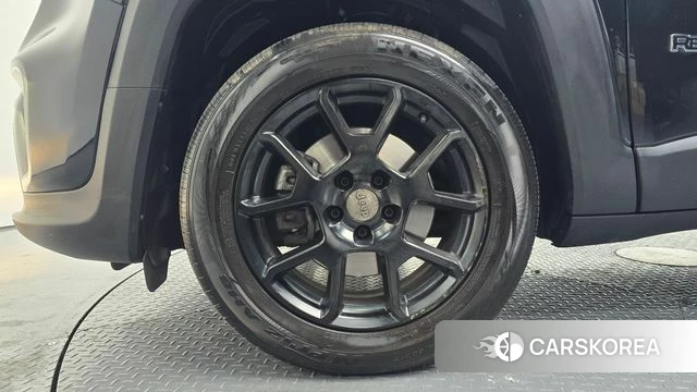 Jeep Renegade id 3879601 из Кореи 14