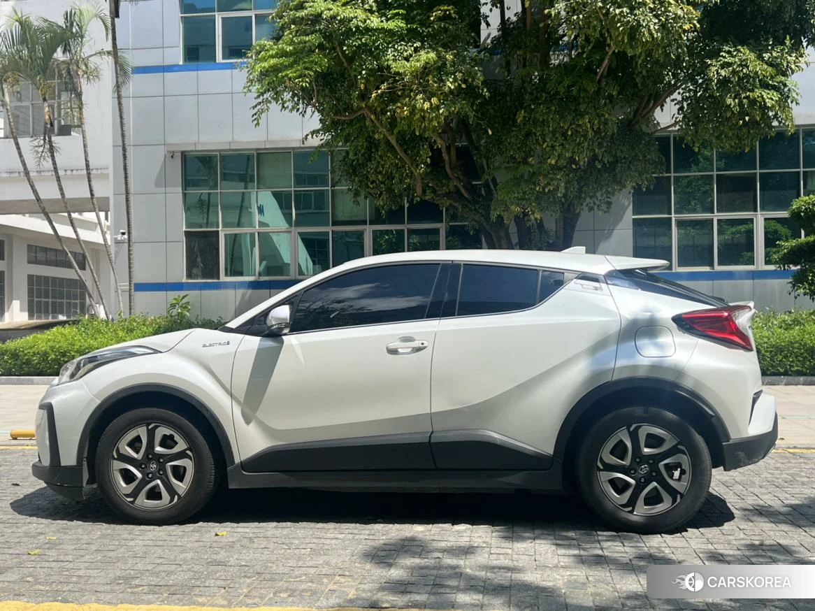 Toyota C-HR EV id 4499128 из Китая 9