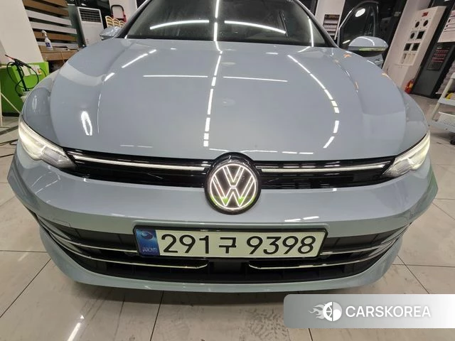 Volkswagen Golf 8th Generation 2025 Светло-серебряный цвет из Кореи, фото 4