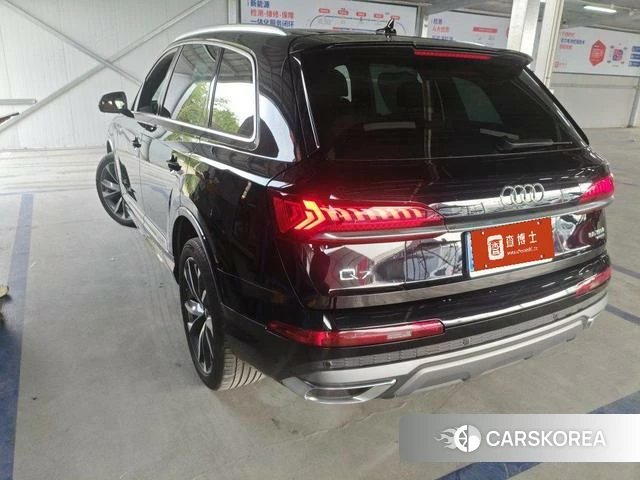 Audi Q7 2020 Черный из Китая, фото 4