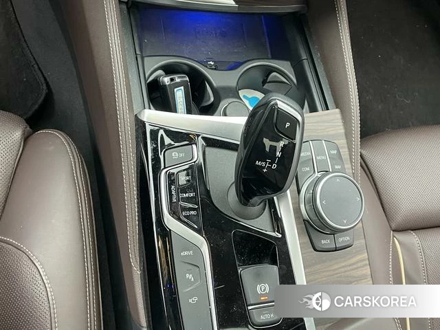 BMW 5 series PHEV id 4209617 из Китая 9