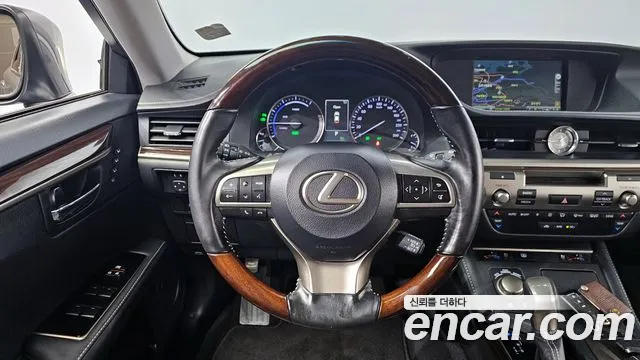 Lexus New ES300h id 2602058 из Кореи 14