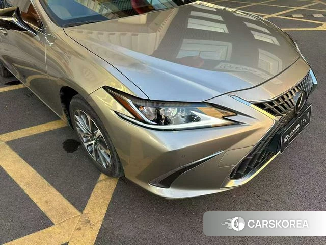 Lexus ES id 4277365 из Китая 23