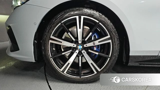 BMW 5 Series (G60) id 4349163 из Кореи 26