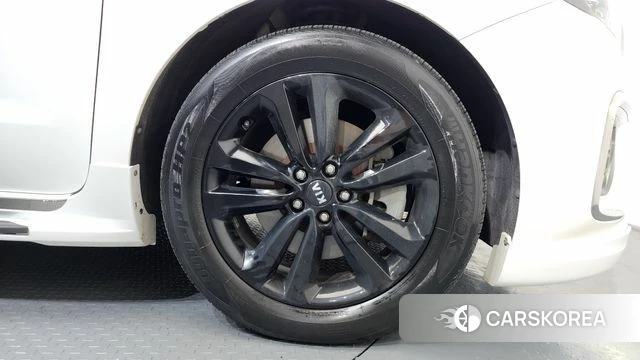 Kia The New Carnival id 3955572 из Кореи 14