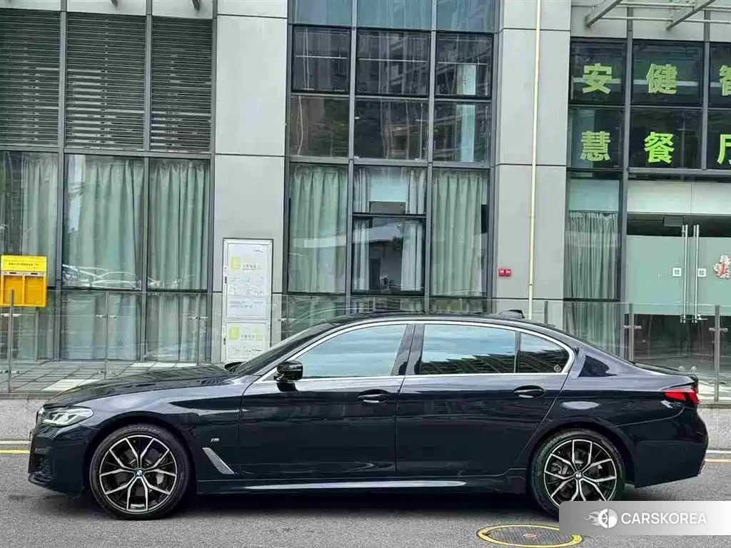 BMW 5 series 2021 Черный из Китая, фото 4