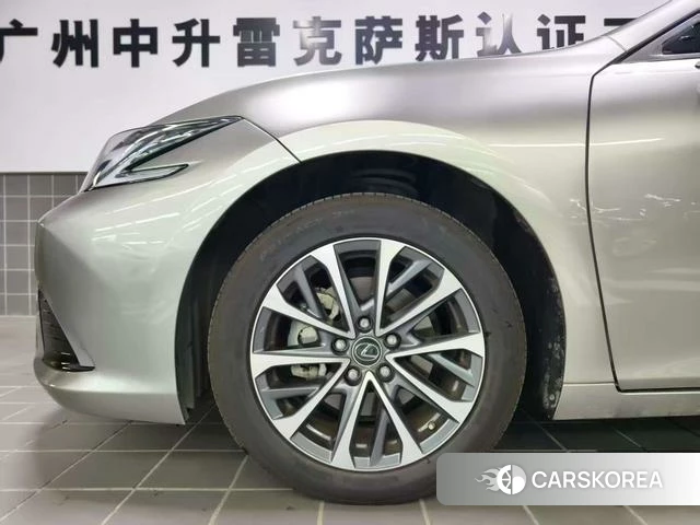 Lexus ES id 4300344 из Китая 16