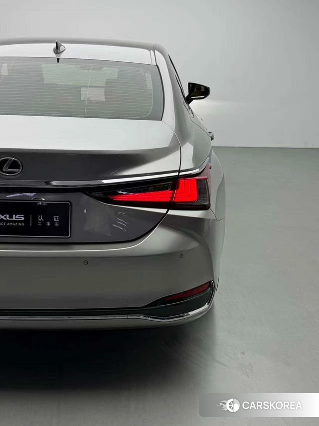 Lexus ES id 4335655 из Китая 14