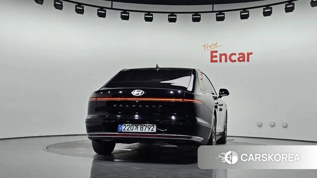 Hyundai Grandeur (GN7) id 4880352 из Кореи 14