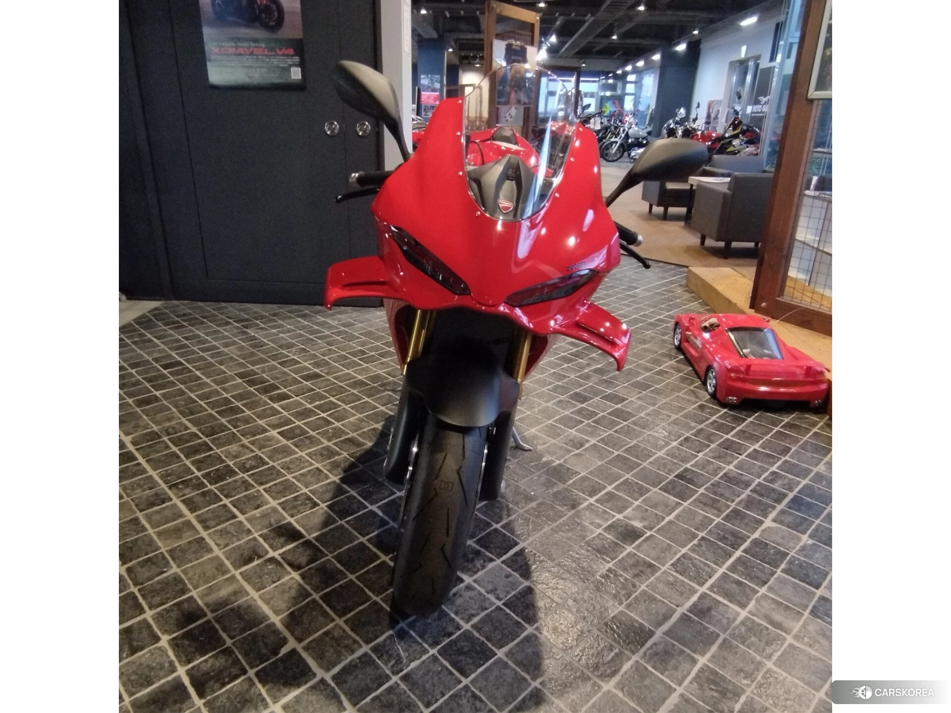 Проданный Ducati PANIGALE V4 S 2025 из Японии, фото 2