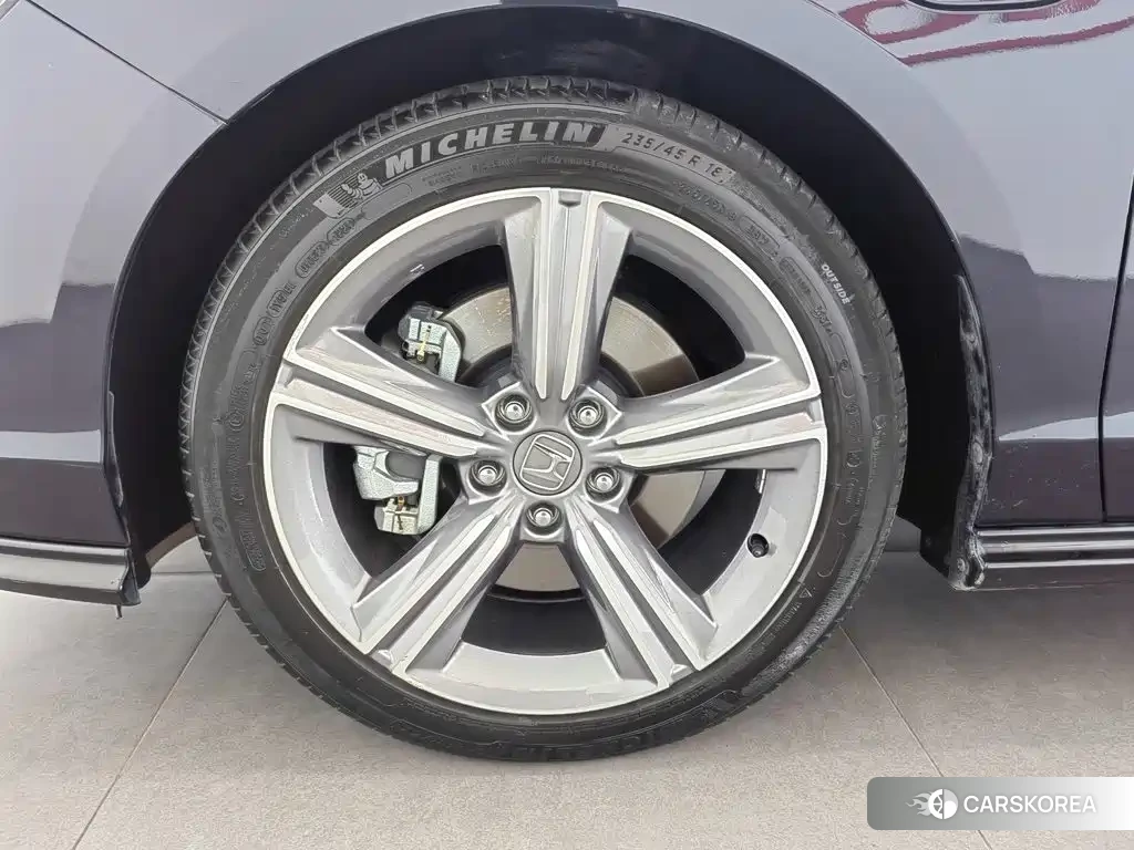 Honda Accord id 4680768 из Китая 18