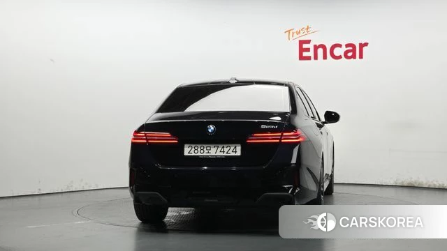 BMW 5 Series (G60) id 4539553 из Кореи 27